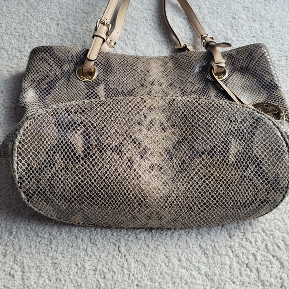 Michael Kors Soft Leather Beige Snake Print Tote - Picture 6 of 12